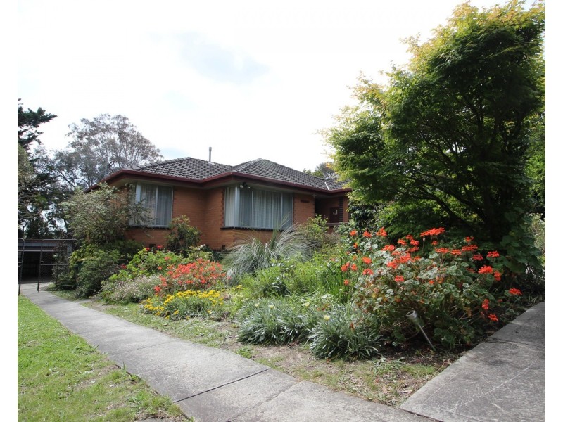 13 Aintree Street, Mooroolbark VIC 3138