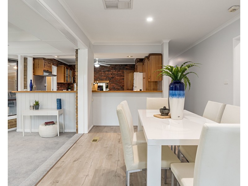 21 Songbird Avenue, Chirnside Park VIC 3116