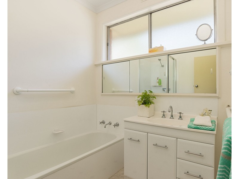 128 Manchester Road, Mooroolbark VIC 3138