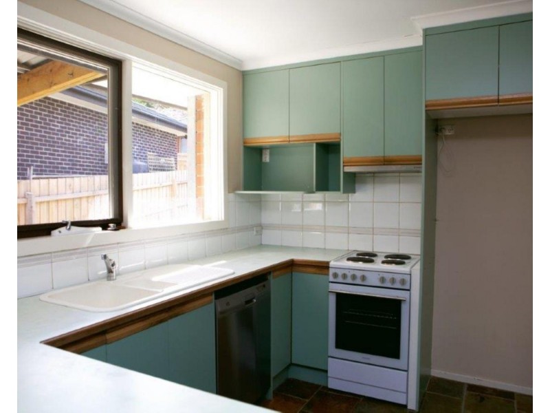 1 Donald Close, Kilsyth VIC 3137