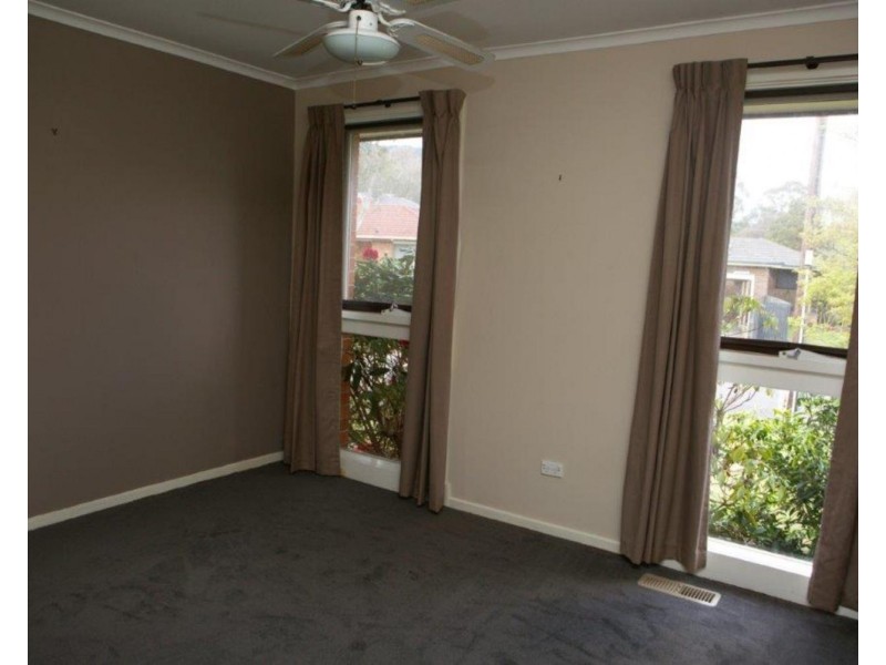 1 Donald Close, Kilsyth VIC 3137