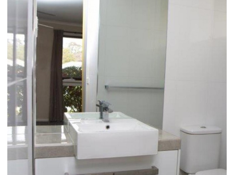 1 Donald Close, Kilsyth VIC 3137