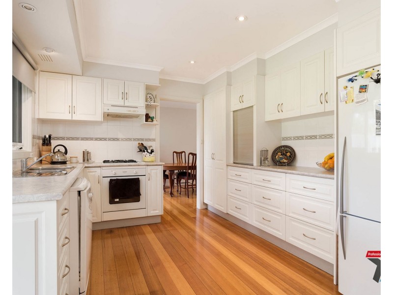 50-52 Terrigal Crescent, Kilsyth VIC 3137