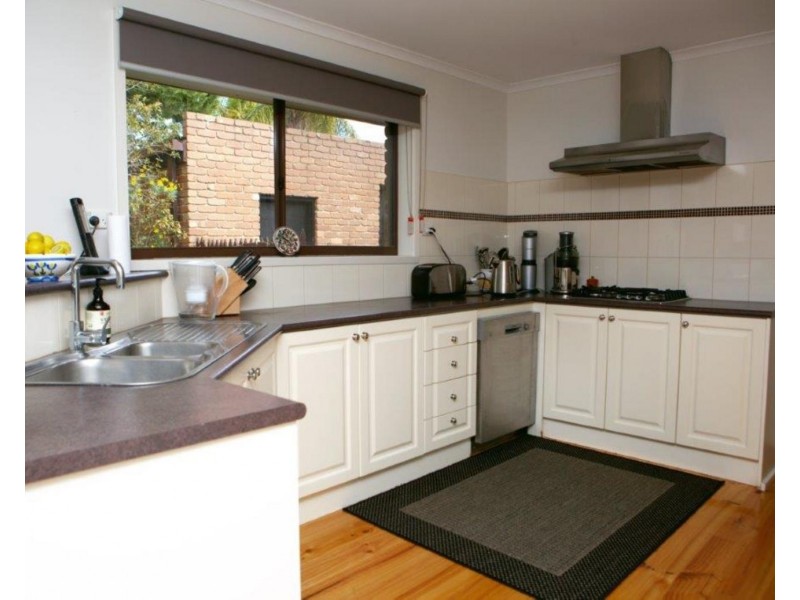 3 Dysart Place, Mooroolbark VIC 3138