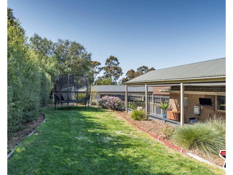 7 Quest Court, Mooroolbark VIC 3138