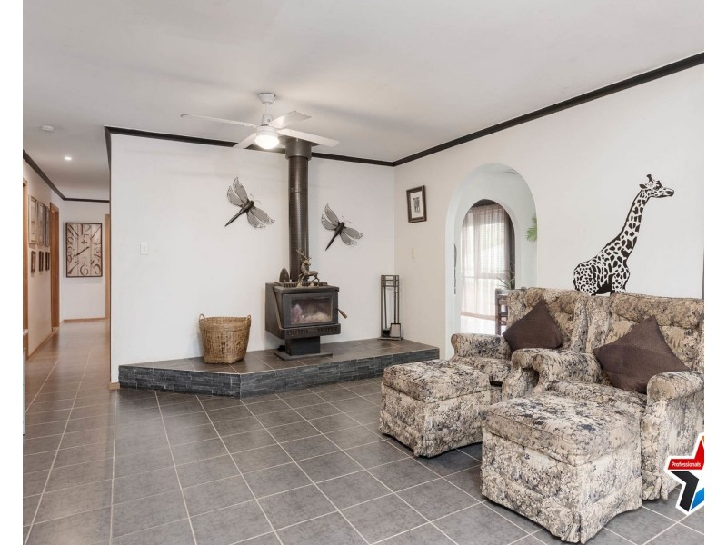 45 Alpine Way, Kilsyth VIC 3137