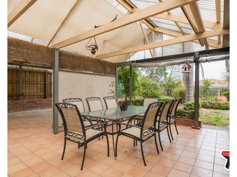 68 Wandana Crescent, Mooroolbark VIC 3138