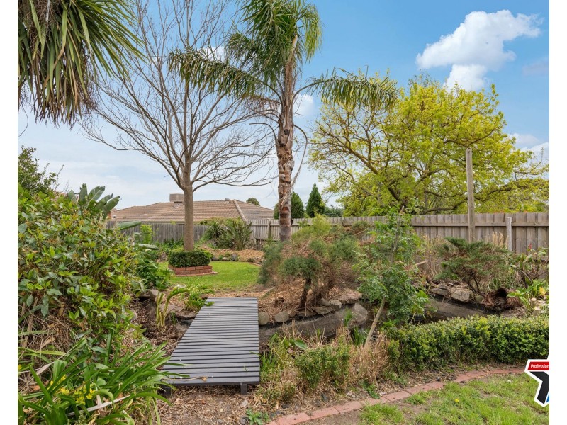 68 Wandana Crescent, Mooroolbark VIC 3138