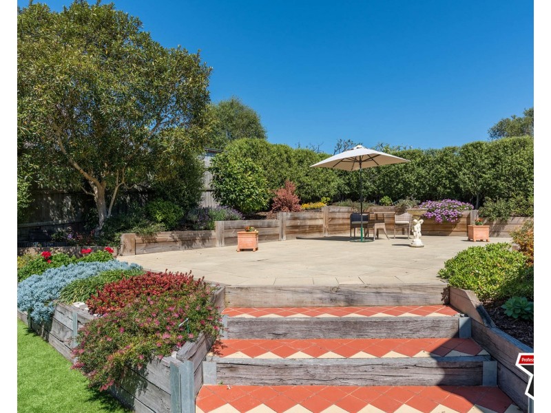 1 Helen Close, Yarra Glen VIC 3775