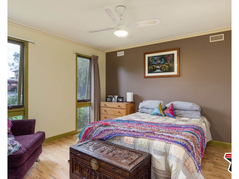 18 Poyner Avenue, Lilydale VIC 3140