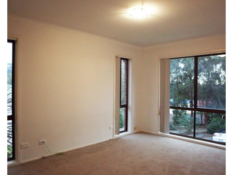 8 Rolaine Close, Lilydale VIC 3140