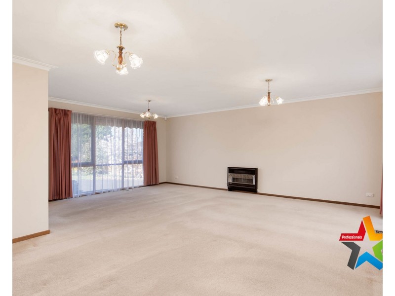 7 Oakbank Court, Mooroolbark VIC 3138