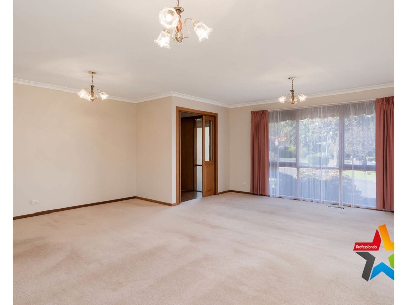 7 Oakbank Court, Mooroolbark VIC 3138