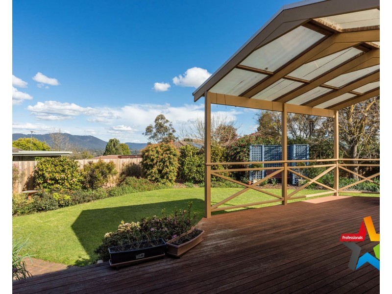 7 Oakbank Court, Mooroolbark VIC 3138