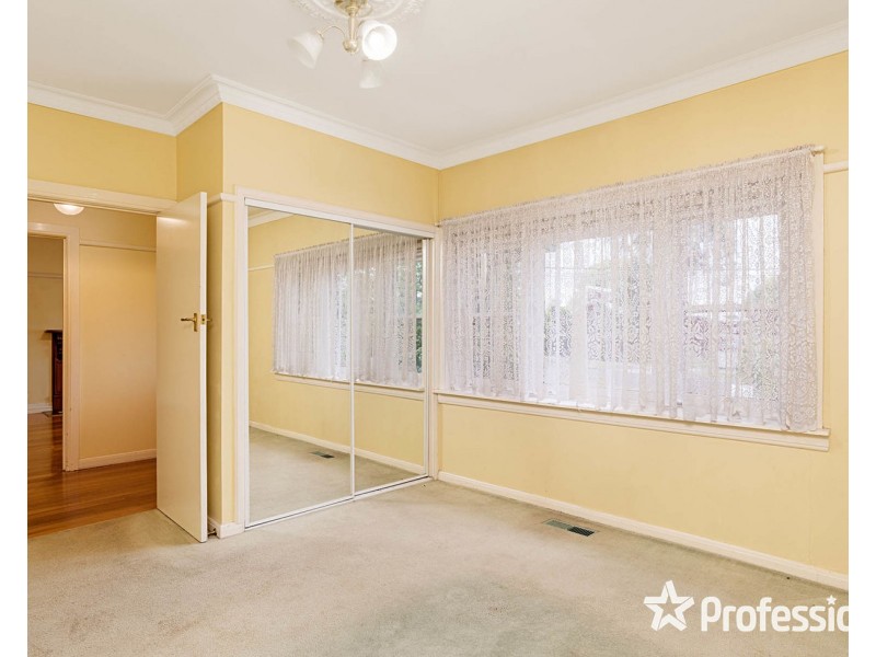 8 Ash Grove, Bayswater VIC 3153