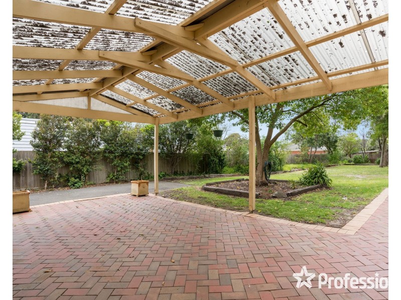 8 Ash Grove, Bayswater VIC 3153