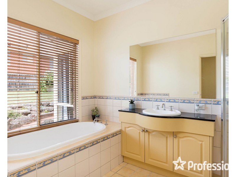 7 Kameel Drive, Yarra Glen VIC 3775