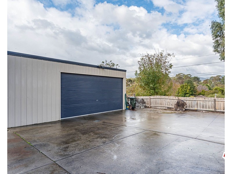 88 Winyard Drive, Mooroolbark VIC 3138