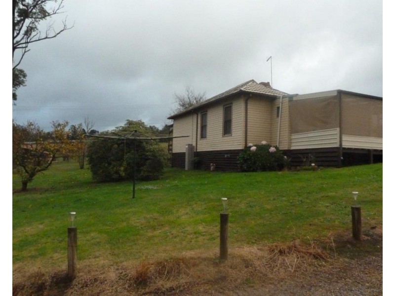 141 Beenak Road, Wandin North VIC 3139