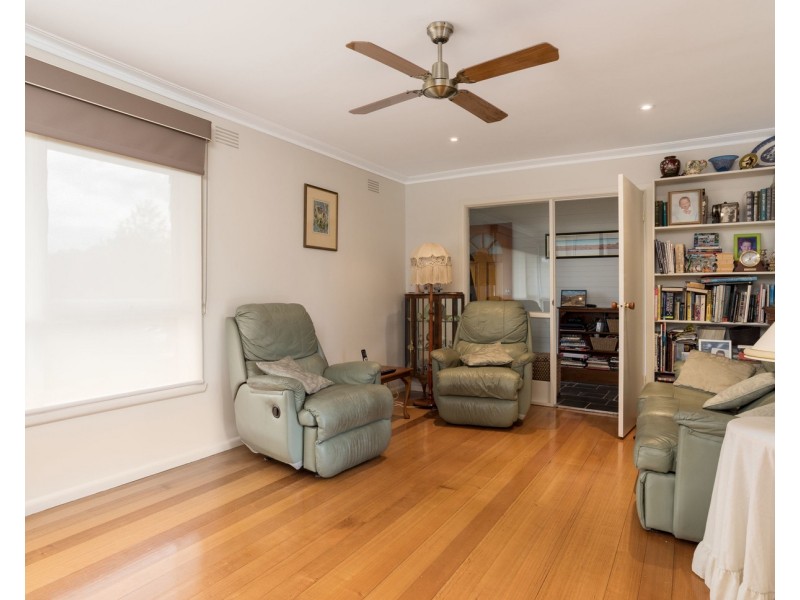 50 Terrigal Crescent, Kilsyth VIC 3137