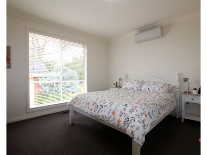2/82 Hereford Road, Mount Evelyn VIC 3796