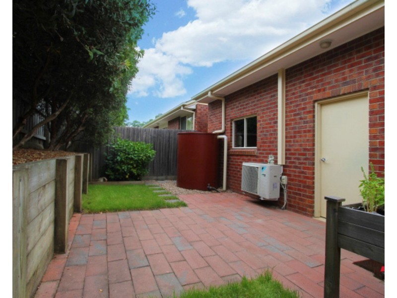 2/82 Hereford Road, Mount Evelyn VIC 3796