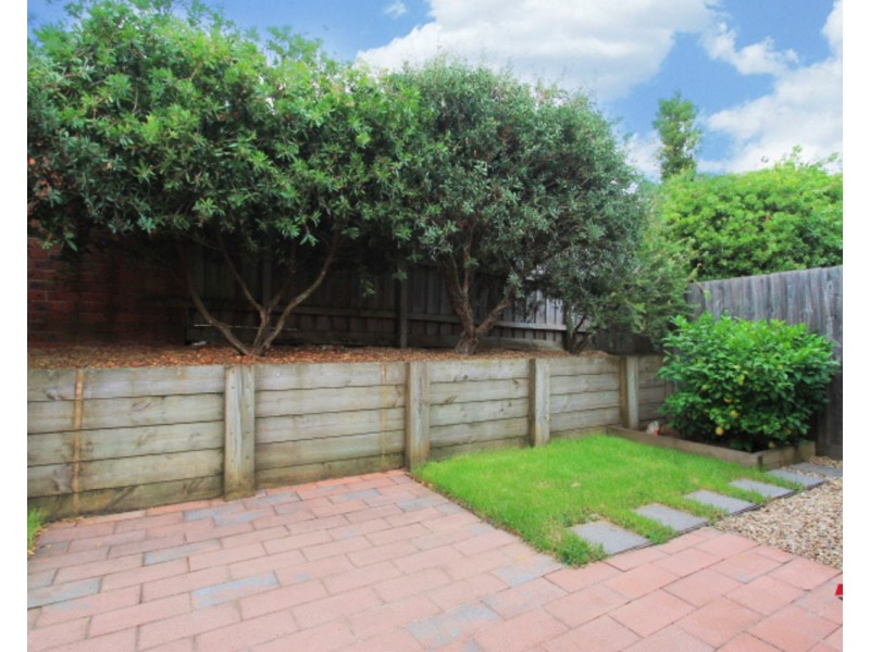 2/82 Hereford Road, Mount Evelyn VIC 3796