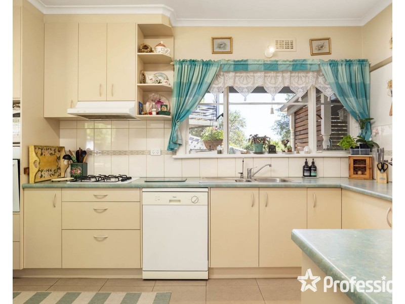 14 Deschamps Avenue, Lilydale VIC 3140