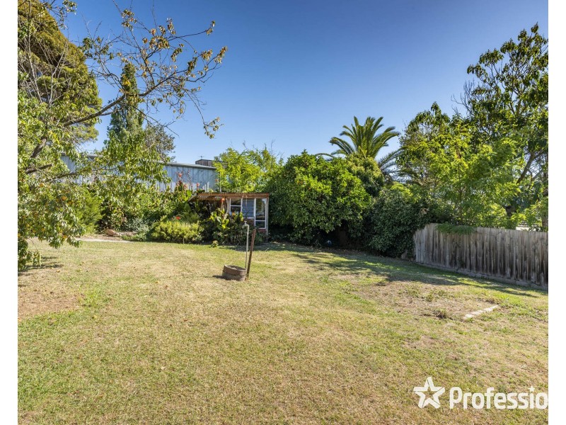 14 Deschamps Avenue, Lilydale VIC 3140