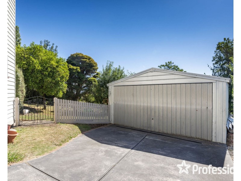 14 Deschamps Avenue, Lilydale VIC 3140