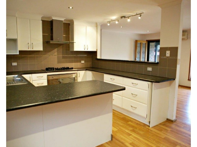 33 Morokai Grove, Lilydale VIC 3140