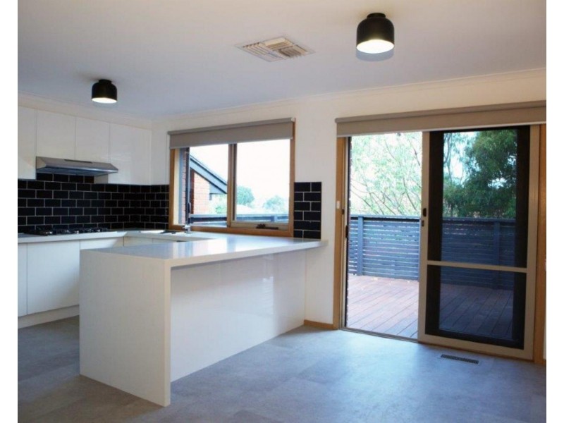 142 Nangathan Way, Croydon North VIC 3136