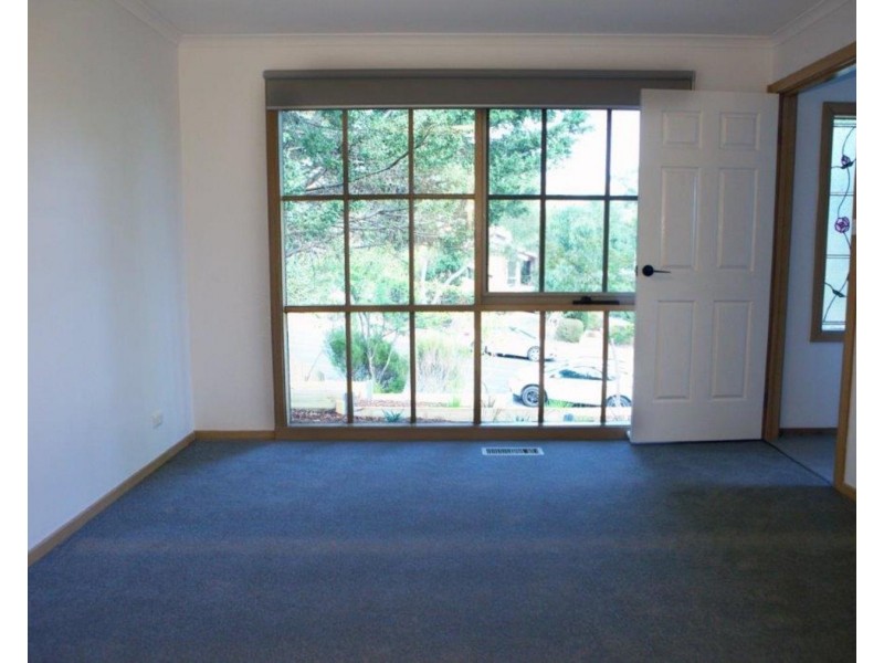 142 Nangathan Way, Croydon North VIC 3136