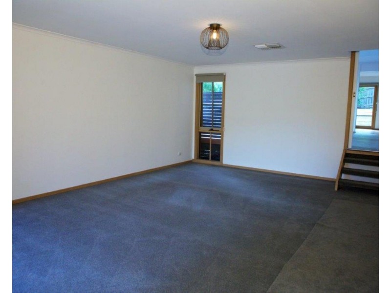 142 Nangathan Way, Croydon North VIC 3136