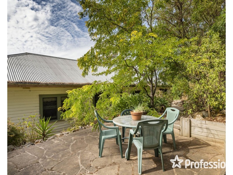 152 Warburton Highway, Lilydale VIC 3140