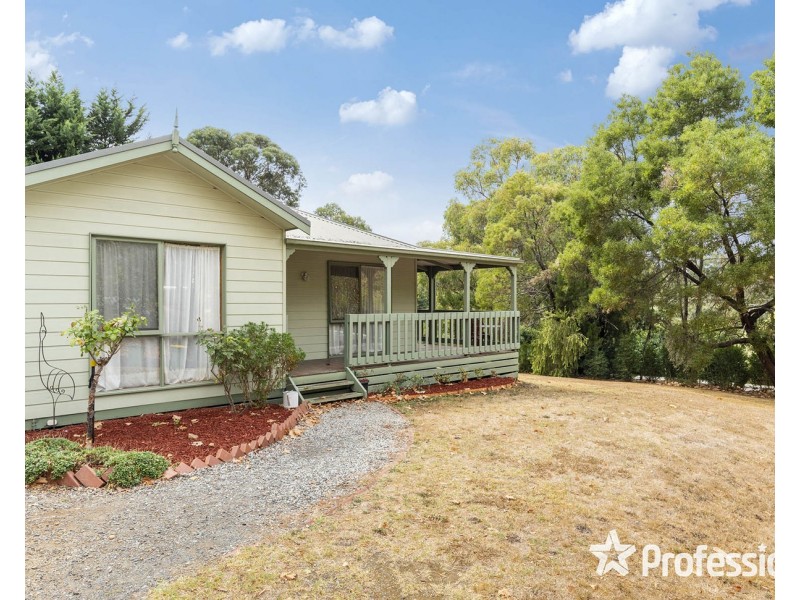 25 Belair Close, Seville VIC 3139