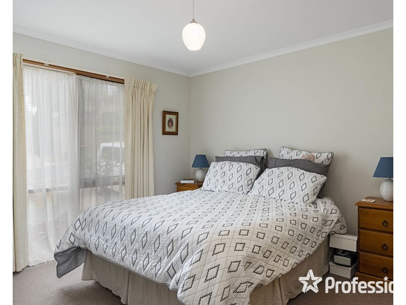 25 Belair Close, Seville VIC 3139