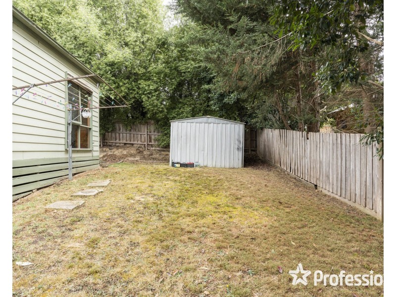 25 Belair Close, Seville VIC 3139