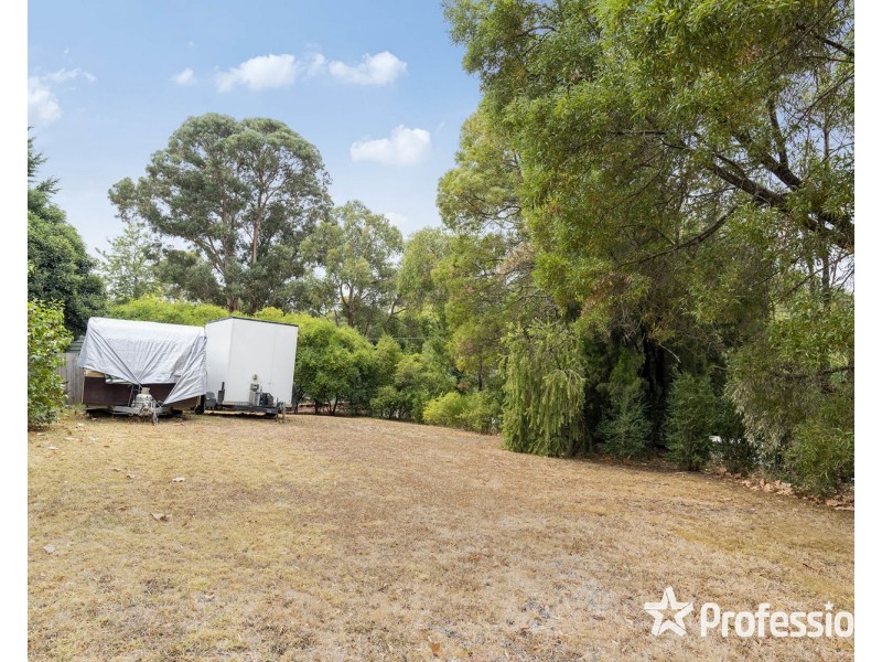 25 Belair Close, Seville VIC 3139