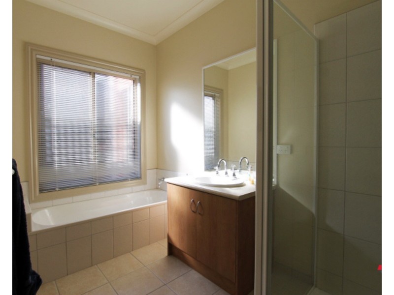 11 Darnley Way, Mooroolbark VIC 3138