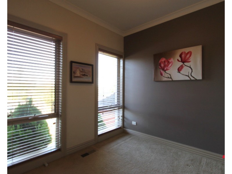 11 Darnley Way, Mooroolbark VIC 3138