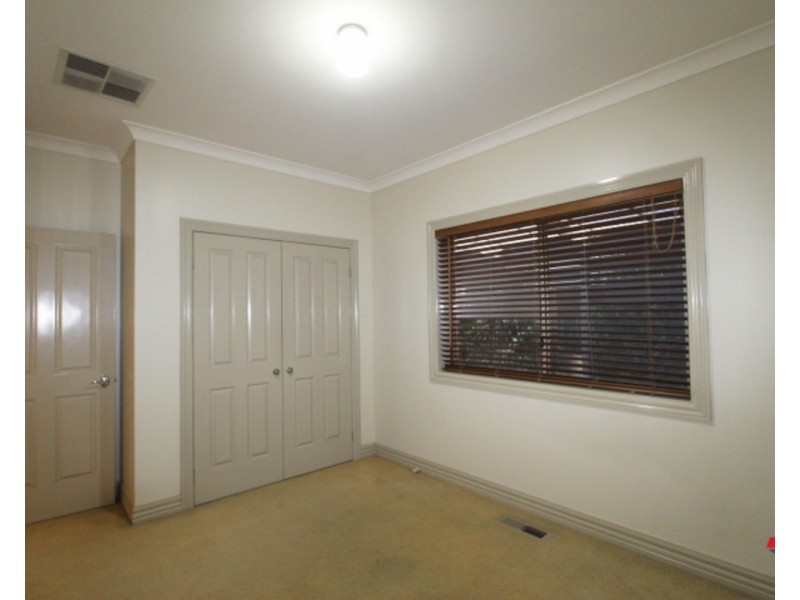 11 Darnley Way, Mooroolbark VIC 3138