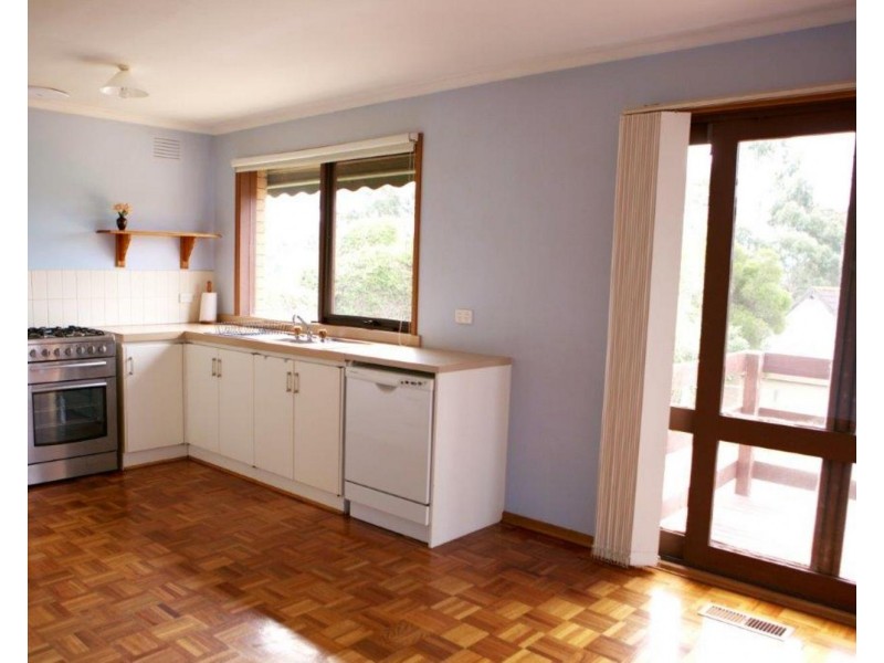 17 Raleigh Street, Seville VIC 3139