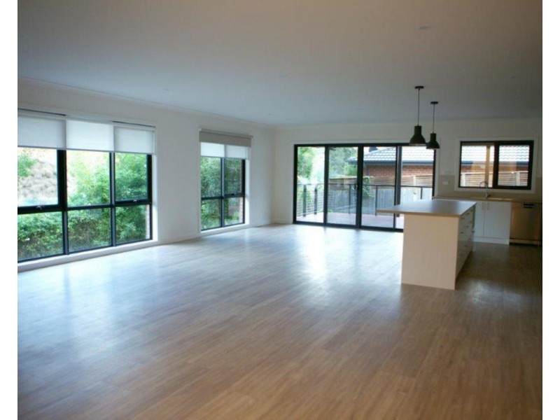 2/8 Bounty Court, Lilydale VIC 3140