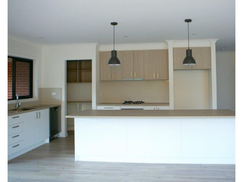 2/8 Bounty Court, Lilydale VIC 3140