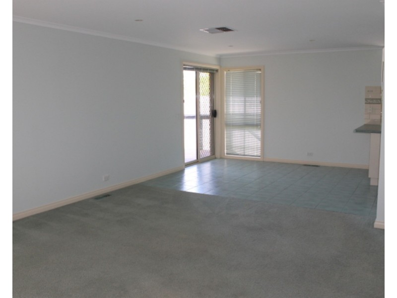 4 Tinaroo Grove, Lilydale VIC 3140