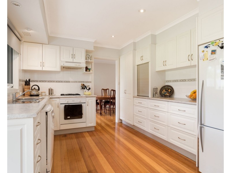 50 Terrigal Crescent, Kilsyth VIC 3137