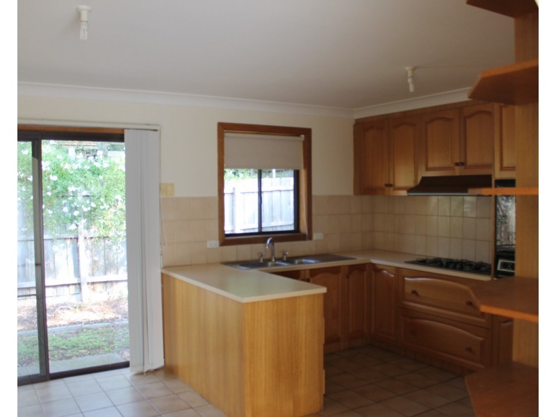 2/8 Dickson Crescent, Ringwood North VIC 3134