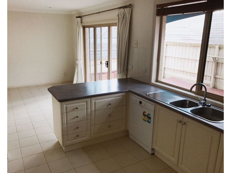 2/21 Jennings Road, Bayswater North VIC 3153