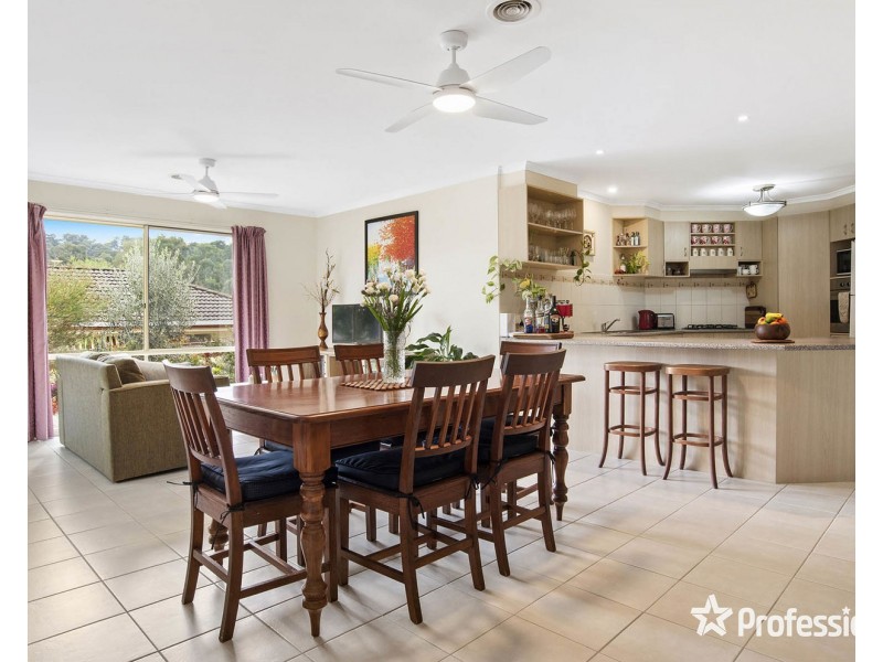 2/54 Bristol Crescent, Lilydale VIC 3140